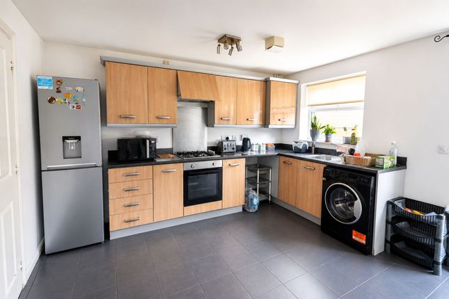 8 Thwaite Close, Corby photo 2