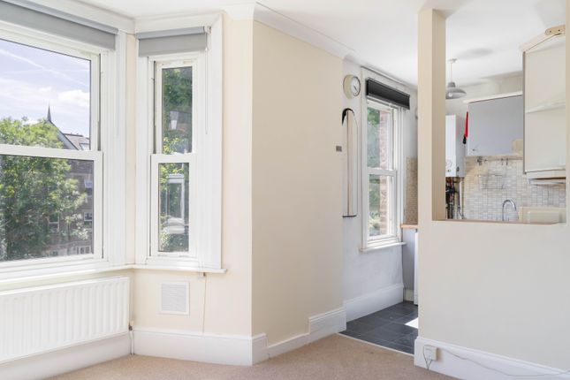 Flat 2, 27, Waldram Park Road, London photo 4