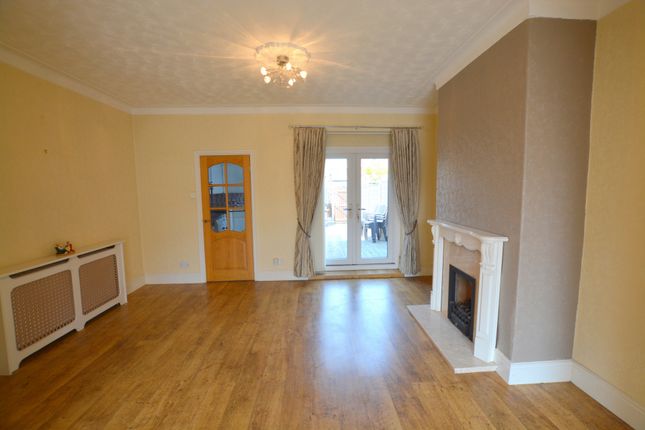 8, Parkdale Avenue, Audenshaw, Manchester photo 4