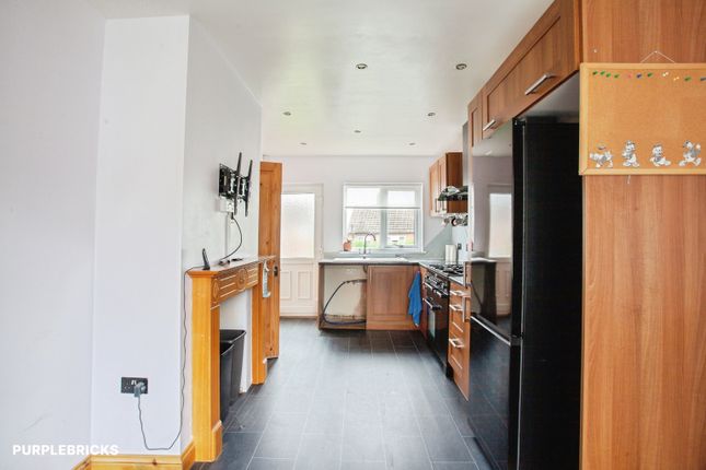3, Intake Lane, Batley photo 4