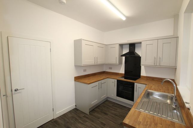 12 Warwick Street, Rochdale photo 4