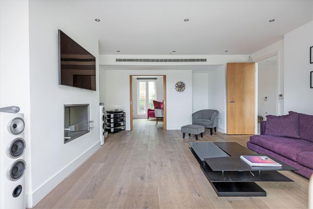 Town house for sale in Homebush Terrace, London