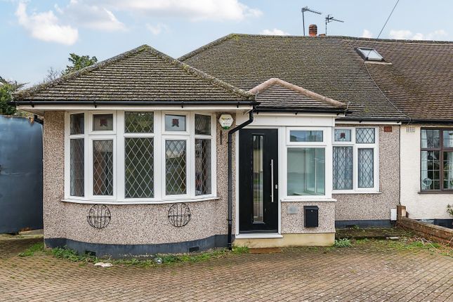 Bungalow to rent in Oregon Square, Orpington