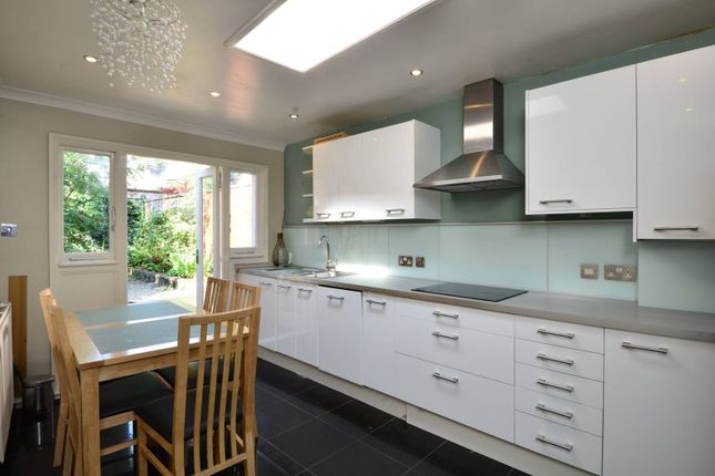 Thumbnail Flat for sale in Gartmoor Gardens, Southfields, London