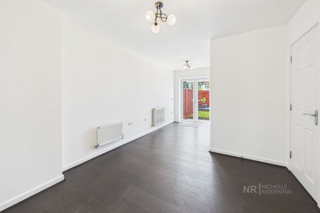 5, Alpine Close, West Ewell photo 4