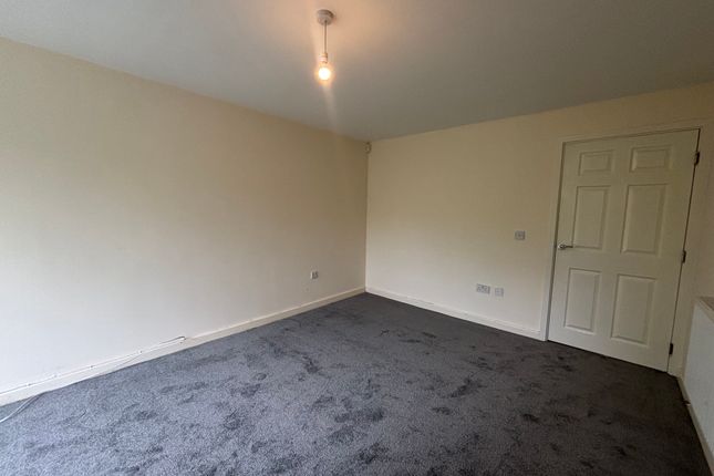 161, Nuneaton photo 3
