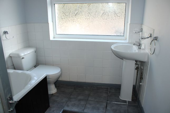 28, Holywell photo 5