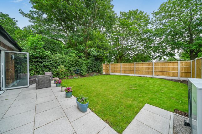 Flat Bloomsbury, 64d, Dickens Lane, Poynton photo 3