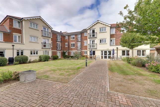 1 Bedroom House in BN11 3HT