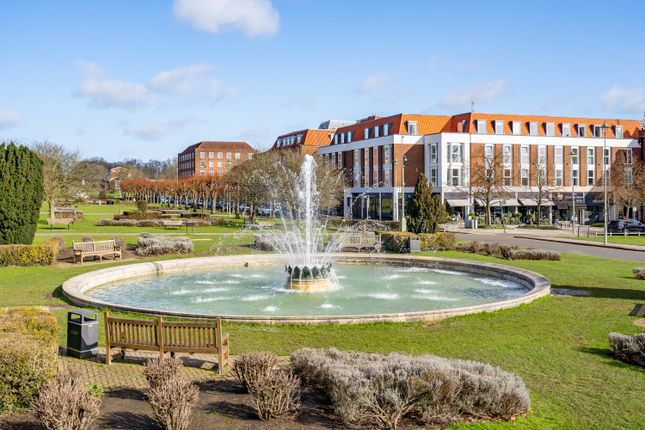 Flat for sale in Fountain House, Parkway, Welwyn Garden City, Hertfordshire