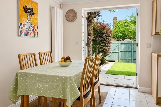 11, Chapel Walk, Couslsdon photo 4