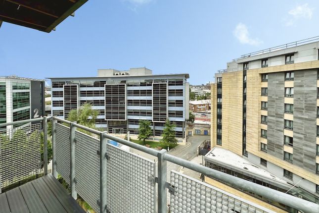 Flat 37, Velocity South, 6, City Walk, West Yorkshire photo 2