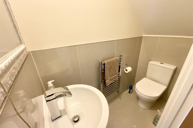 25, Glascoed, Llanelli photo 4