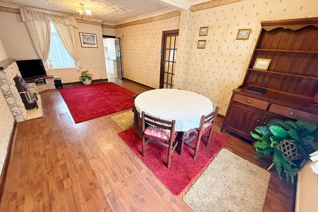 6 Cambrian Place, Swansea photo 4