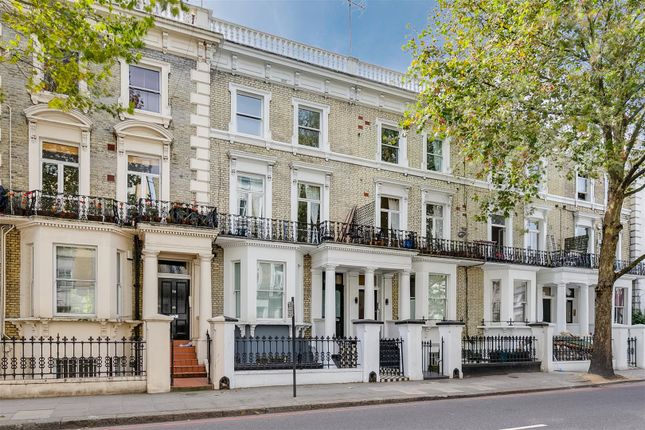 Flat for sale in Finborough Road, London