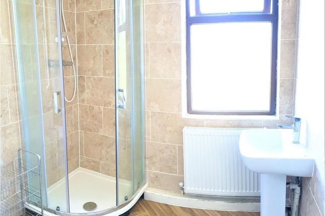 Bright And Modern Bathroom Suite Featuring A Spaci...