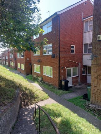 Comfortable 3-Bed House Share With Garden In Luton