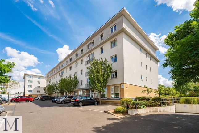 Thumbnail Flat for sale in Canalside Gardens, Southall