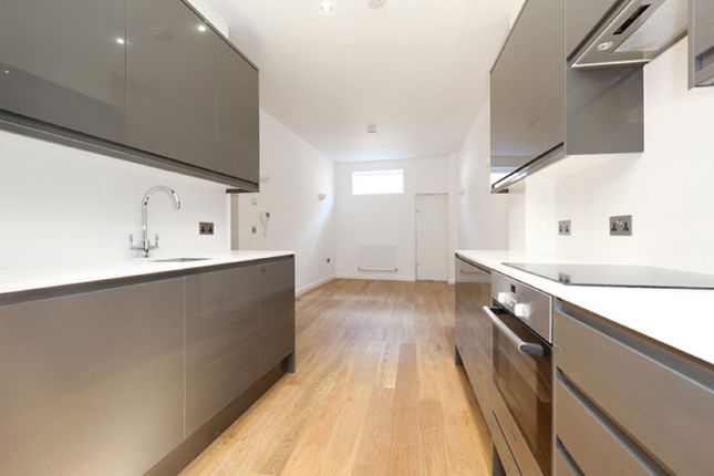 Flat for sale in Valerio Mews, London
