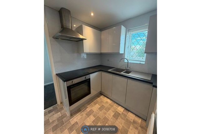 Ashmere Close, Calcot, Reading photo 3