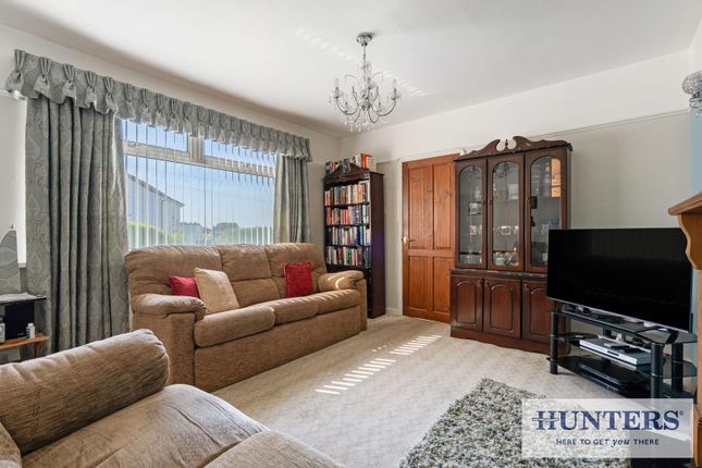 43, Hawthorn Drive, Leeds photo 2
