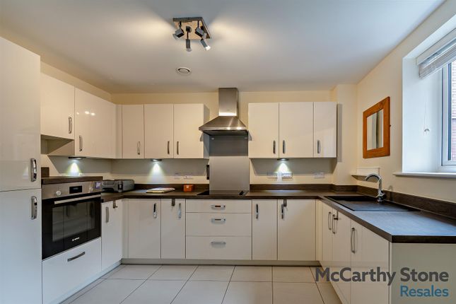 27 Sycamore Court, Filey Road, Scarborough photo 2