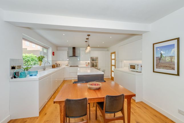 7 Silverdale Croft, Sheffield photo 4