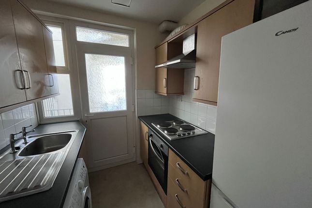 47 Belgrave Court, Uplands photo 3