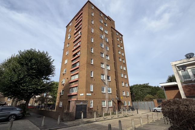3-bed flat on Flat 19, Soane House, London, £190,000