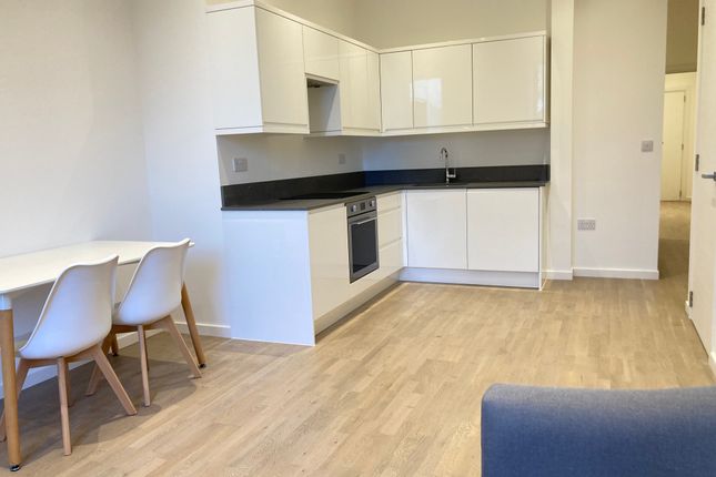 Flat to rent in Very Near Riverbank Way Area, Brentford