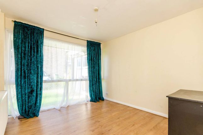 Thumbnail Terraced house to rent in Guildford Park Avenue, Guildford