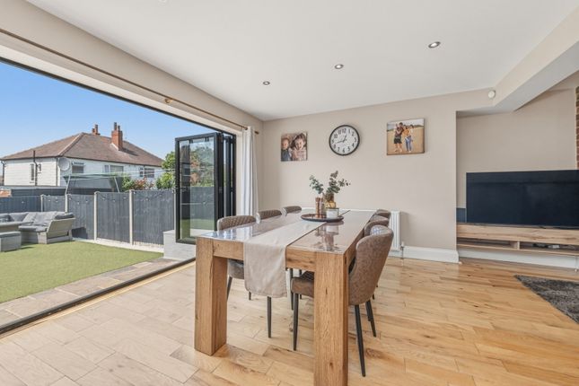 25, Hawkhill Gardens, Leeds photo 4