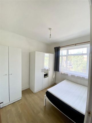 55b, Tokyngton Avenue, Wembley photo 4
