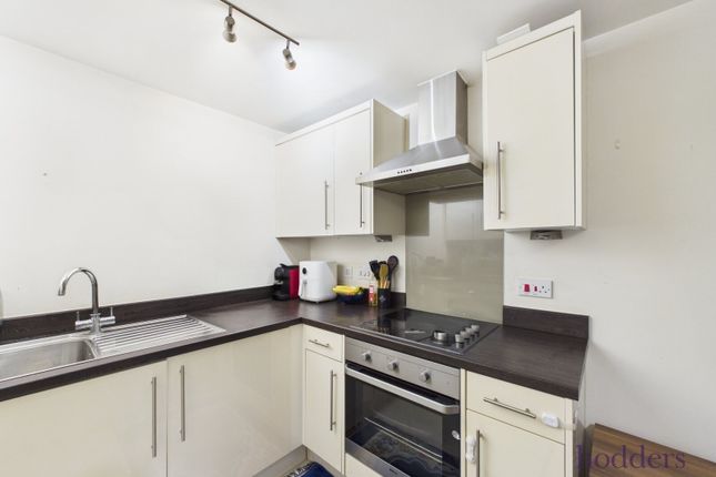 Flat 5, Churchill House,, Crouch Oak Lane, Addlestone photo 3
