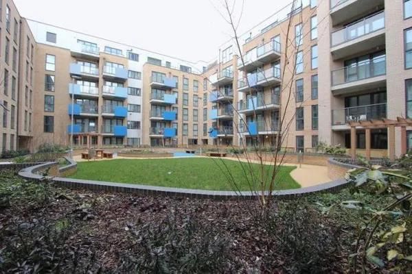 Flat for sale in Larkwood Avenue, Greenwich Collection