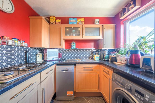 30, Sutherland Drive, London photo 3
