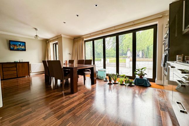 Heath Drive, Potters Bar photo 4