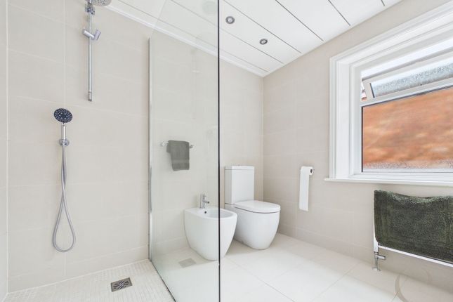 18 Hall Road, Hebburn photo 4