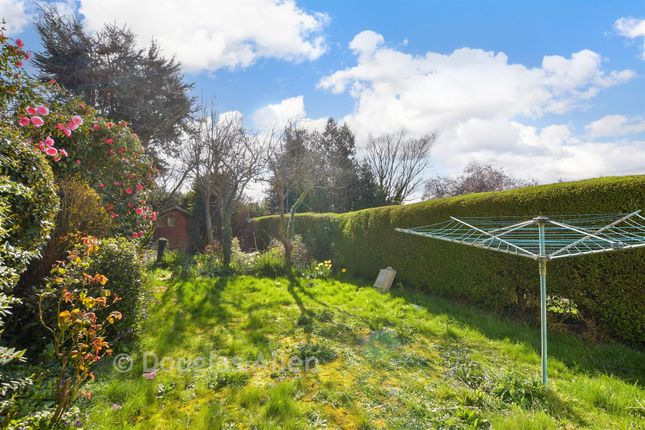 25, Cromwell Avenue, Billericay photo 3
