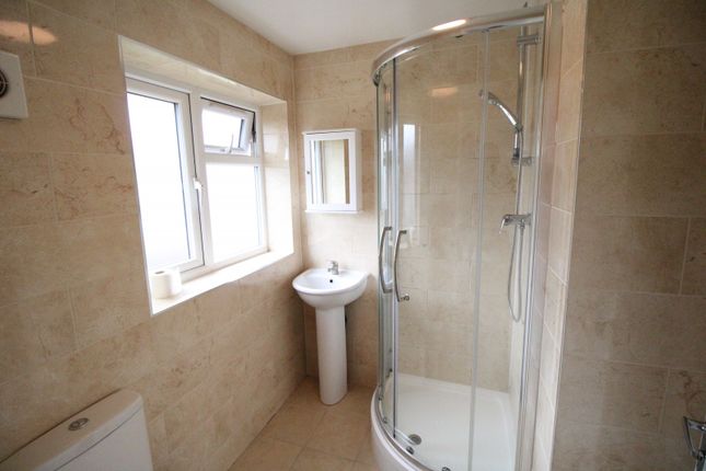 4, Kingsley Avenue, Englefield Green photo 4