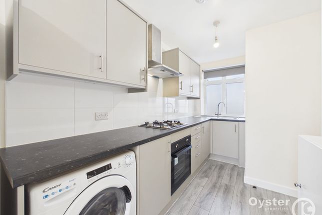 First Floor, 598 North Circular Road, London photo 4
