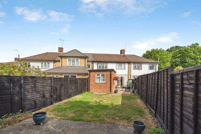 30, Lockwood Path, Surrey photo 4