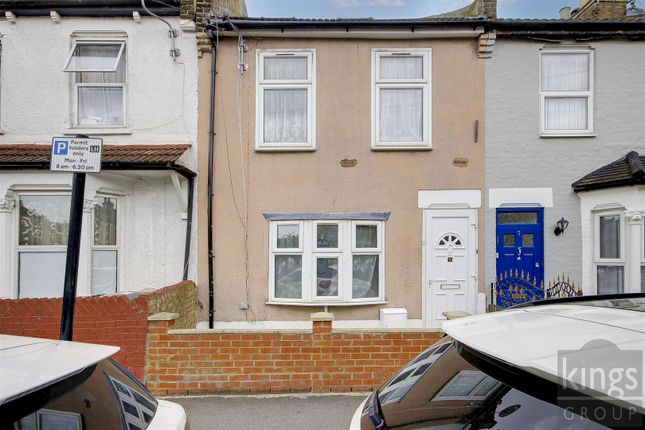 Thumbnail Terraced house for sale in Springfield Road, London
