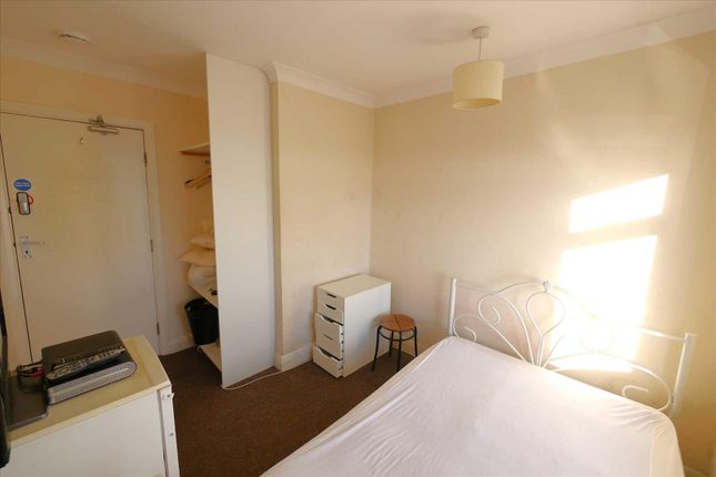 Room 2, 139, Brighton Road, Lancing photo 5