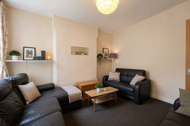 152, Harrington Drive, Nottingham photo 5