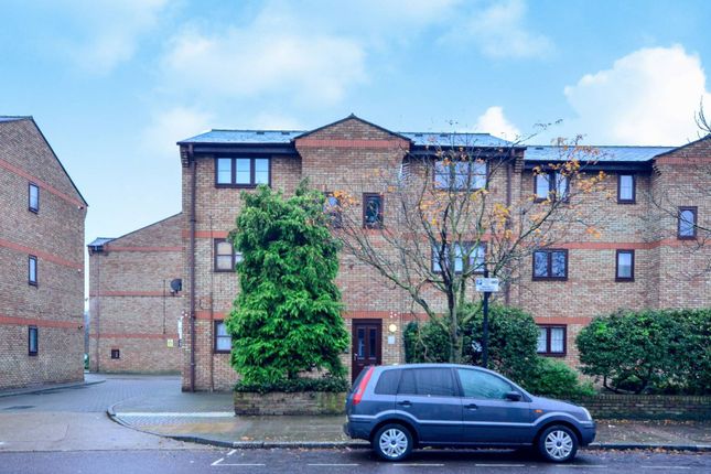 Flat for sale in Chobham Road, Stratford, London