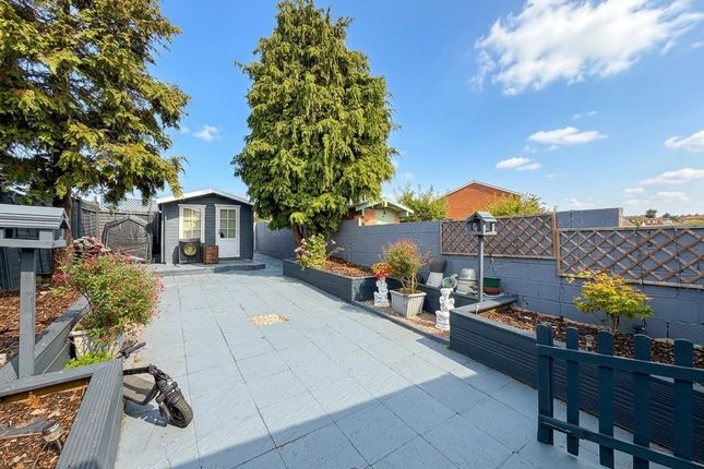53, Buchanan Drive, Luton photo 4