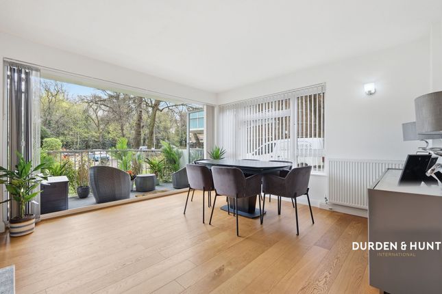 1 The Hollies New Wanstead, London photo 4
