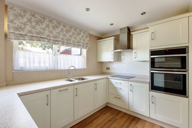 6, Eaton Square, Longfield photo 4