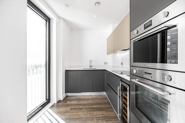 Flat 2, Thomas York House, London photo 4